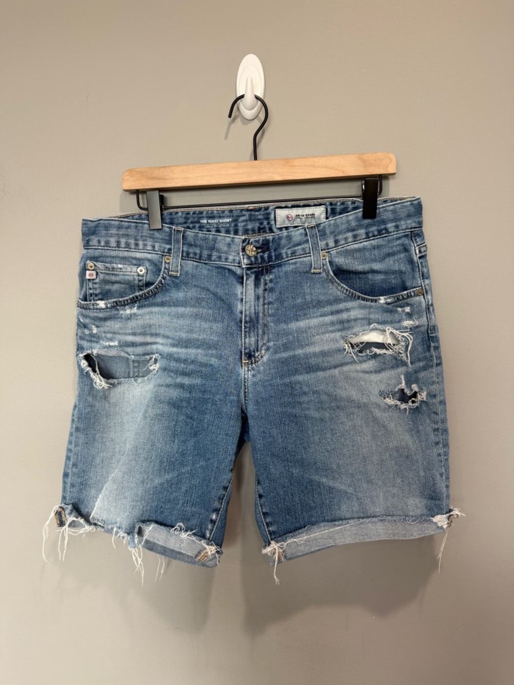 Adriano‎ Goldschmied Nikki shorts light blue distressed denim wash Size 32